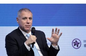 HSBC melihat biaya $ 1,8 miliar selama dua tahun di Elhedery Revamp
