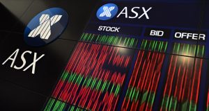 Kerugian semakin dalam untuk saham saat keuntungan dolar Australia