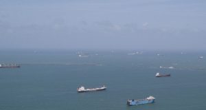 Presiden Panama menyangkal membuat kesepakatan bahwa kapal perang AS dapat mentransisikan kanal secara gratis