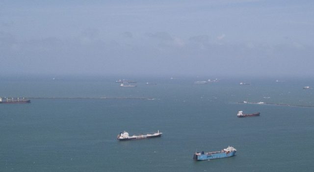 Presiden Panama menyangkal membuat kesepakatan bahwa kapal perang AS dapat mentransisikan kanal secara gratis