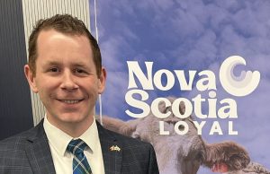 Pengecer Nova Scotia setuju untuk menampilkan signage mengidentifikasi produk lokal