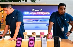 Apple’s Siri chief calls AI delays ugly and embarrassing