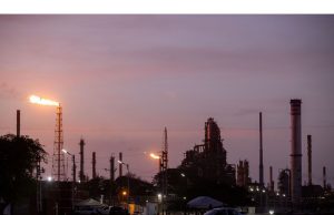 Trump Revokes Izin kepada kami, perusahaan minyak asing di Venezuela