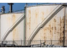 Minyak meluas sebagai penurunan karena suasana hati yang berisiko mengirim pasar ke tailspin