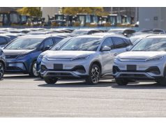 BYD mengumpulkan $ 5,6 miliar dalam penjualan saham Hong Kong yang ditingkatkan