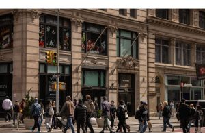 Ekonomi AS tumbuh 2,4% kuartal terakhir saat laba perusahaan melonjak