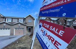 Penjualan rumah Kanada jatuh ke bawah dalam lebih dari tahun
