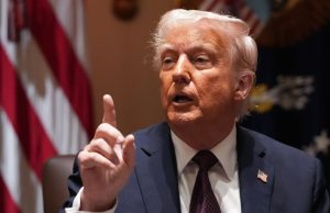 Trump mengatakan tarif otomatis datang, menggoda break recutrocal