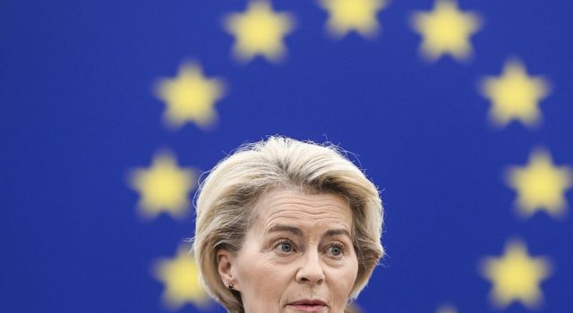 UE mengatakan penanggulangannya terhadap tarif Trump akan mulai berlaku pada 1 April