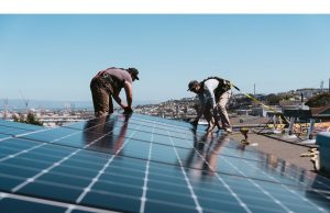 Kebiasaan penimbunan Solar AS akan membantu menumpulkan sengatan dari tarif Trump