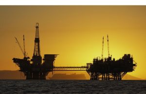 Minyak turun saat perang dagang Trump memicu kekhawatiran tentang permintaan kasar