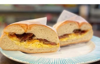 Sandwich Bacon, Telur, dan Keju yang mengajarkan kita tentang ekonomi AS