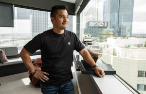 VGW memukul kembali ke kami berhenti dan berhenti